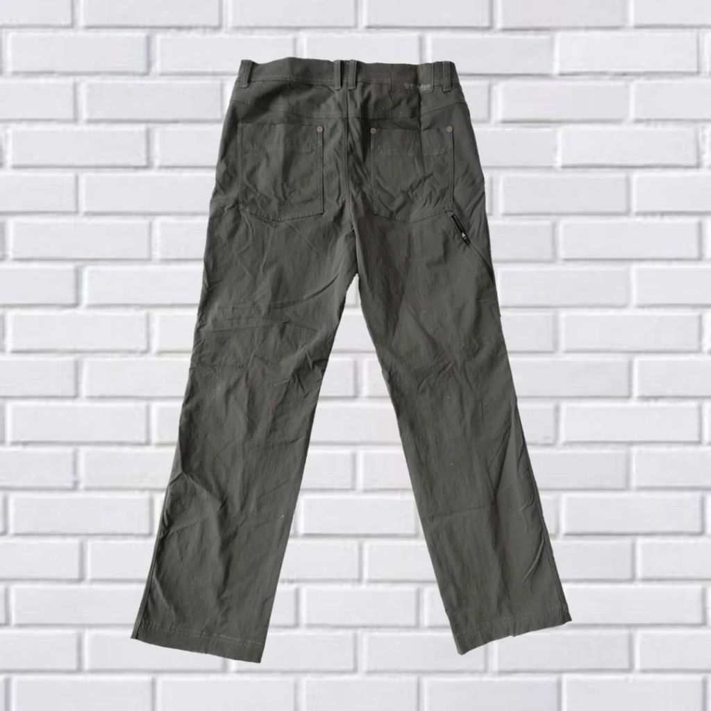 CELANA OUTDOOR BY MOUNTAIN HARDWEAR, SIZE 34-36 (SECOND BRANDED) ABU-ABU, LP007