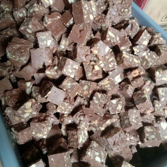 

COKLAT LEBURAN SILVERQEN MIX BOX