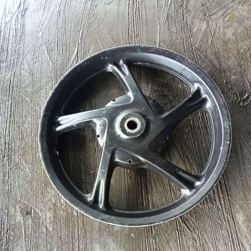 veLg / pelek belakang Yamaha Mio j PNP Mio soul GT PNP vino fi 115 PNP vino karbu barang bekas origi