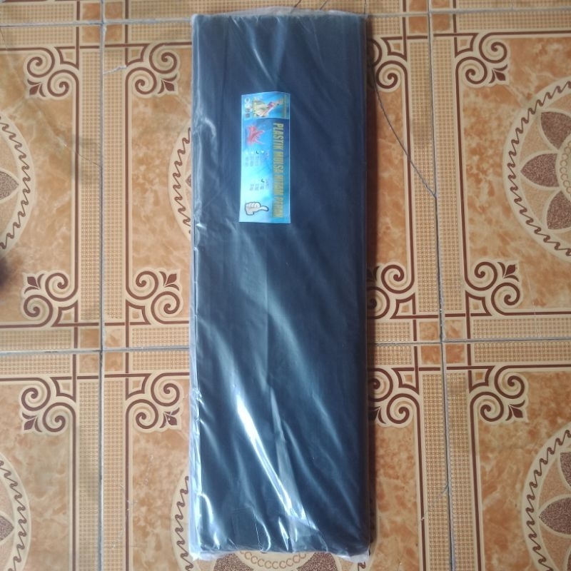 plastik mulsa hitam perak ukuran 120cm x 25 M berat 1kg