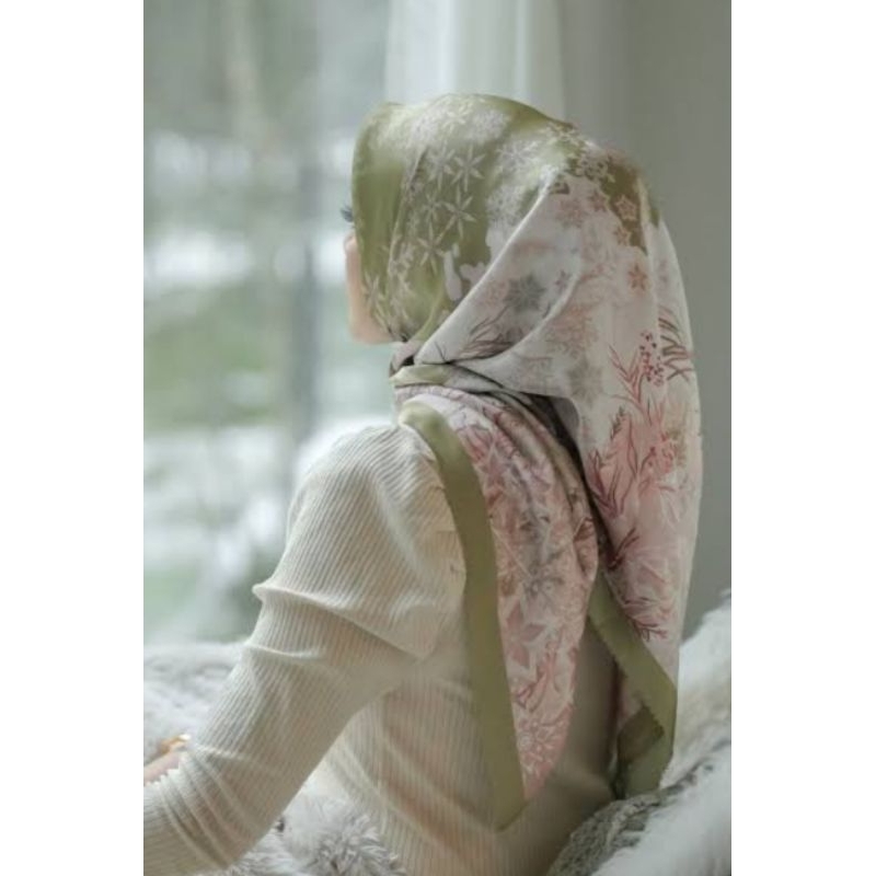 buttonscarves disney's frozen voal square - willow