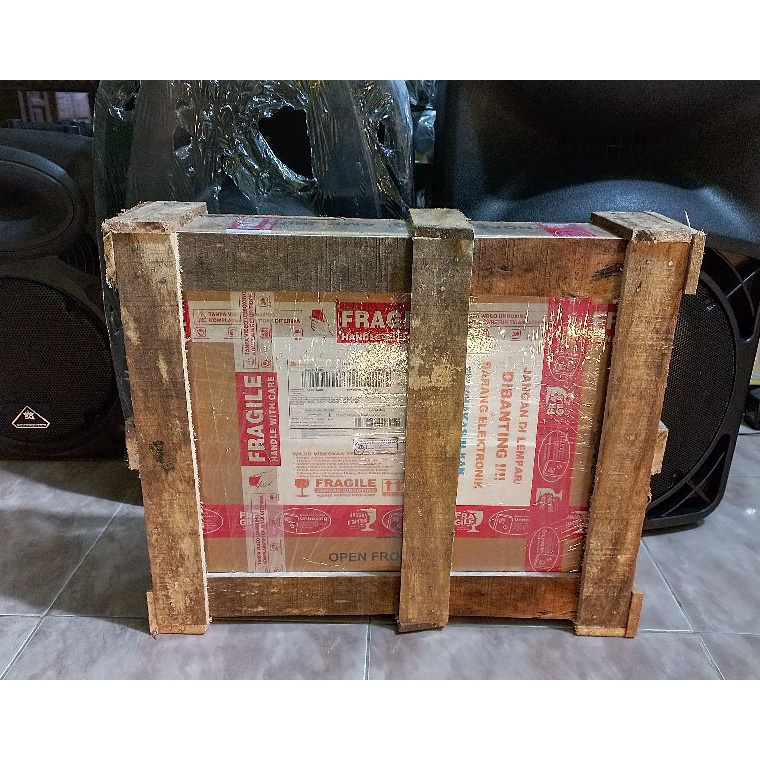 

KODE I4J8 Paking Kayu Palet kayu biar Aman dan safety barang elektronik