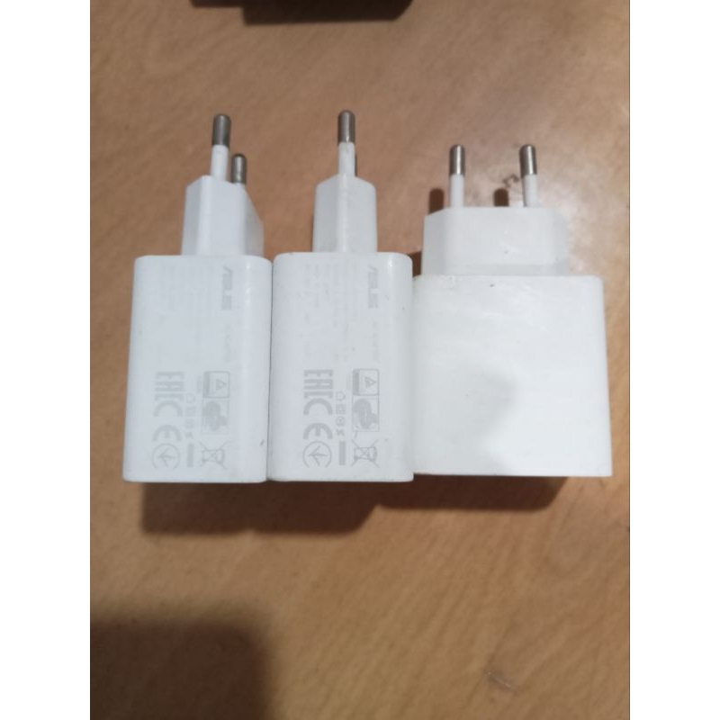 Charger Asus 2A Putih second ori 100% Bawaan hp Zenfone 5 3 Max Pro M2 Pro M1 Pro M3 dll