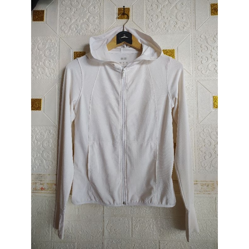 jaket running UNIQLo airism