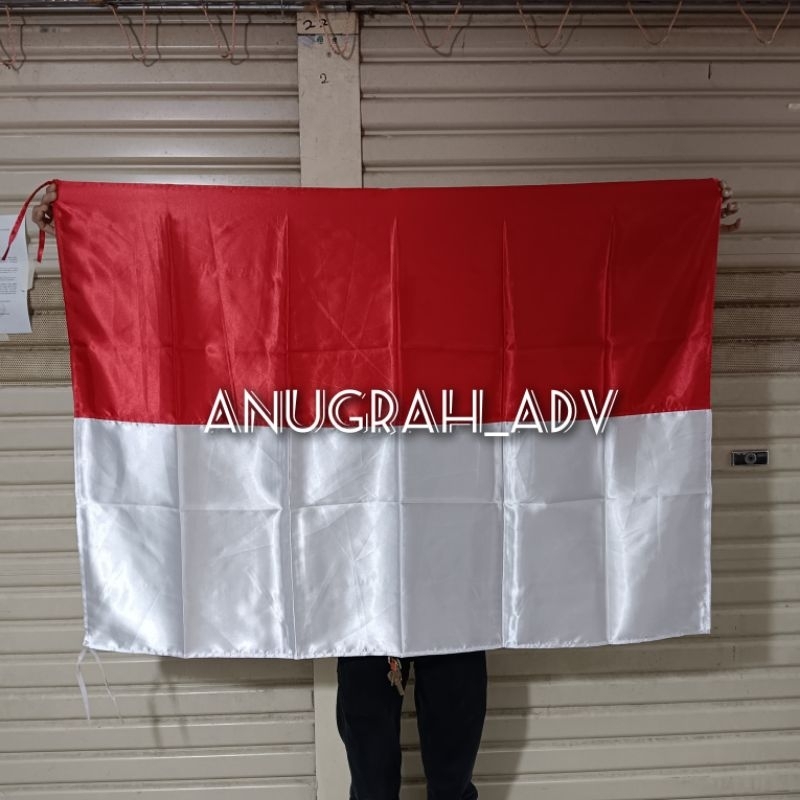 

bendera merah putih bahan satin berkualitas ukuran 100cm x 150cm(tali ikat)