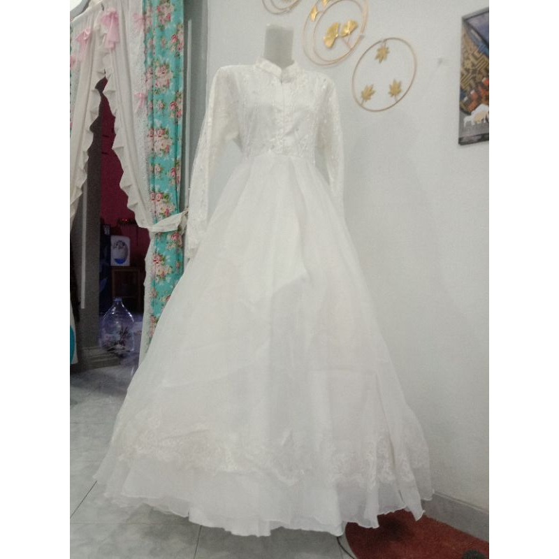 Gaun pengantin syari'i putih
