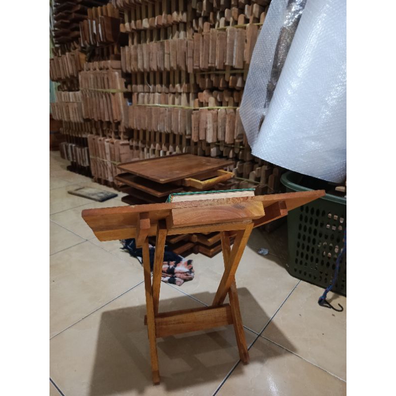 Meja Lipat Kayu Mahoni Jumbo Desain Praktis