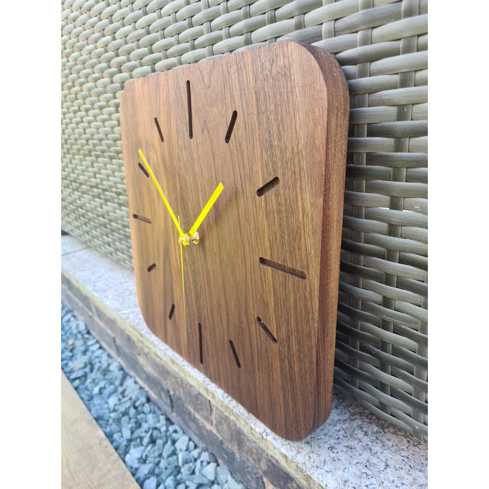 Jam Dinding Kayu Kotak Cantik Untuk Hiasan Dinding