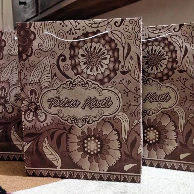 

FG2 1 pcs paperbag batik sovenir pernikahan tali besar ukuran sedang 21x17x6