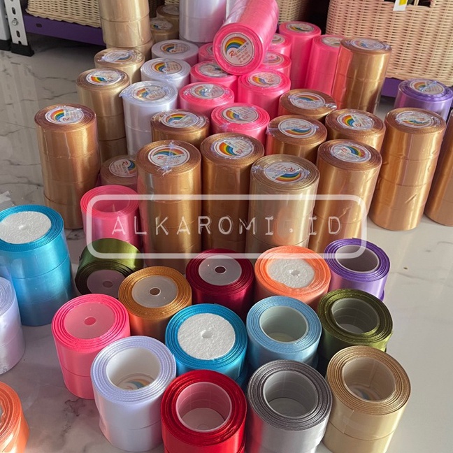 

Hemat Pita satin roll lebar 4cm 15inch panjang 2Y