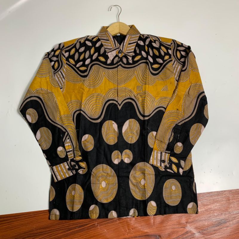 kemeja batik pria berlapis puring kuning kunyit