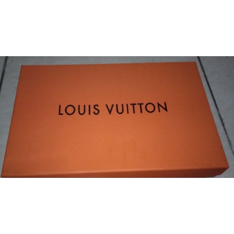 

box packing tas LV ukuran 30x20x4cm