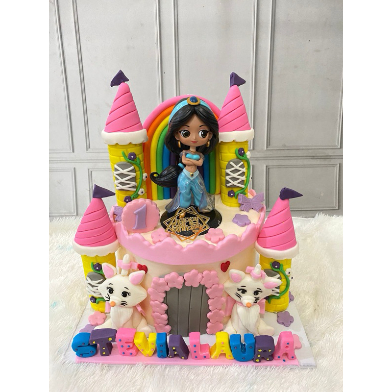 

custom cakes cinderella