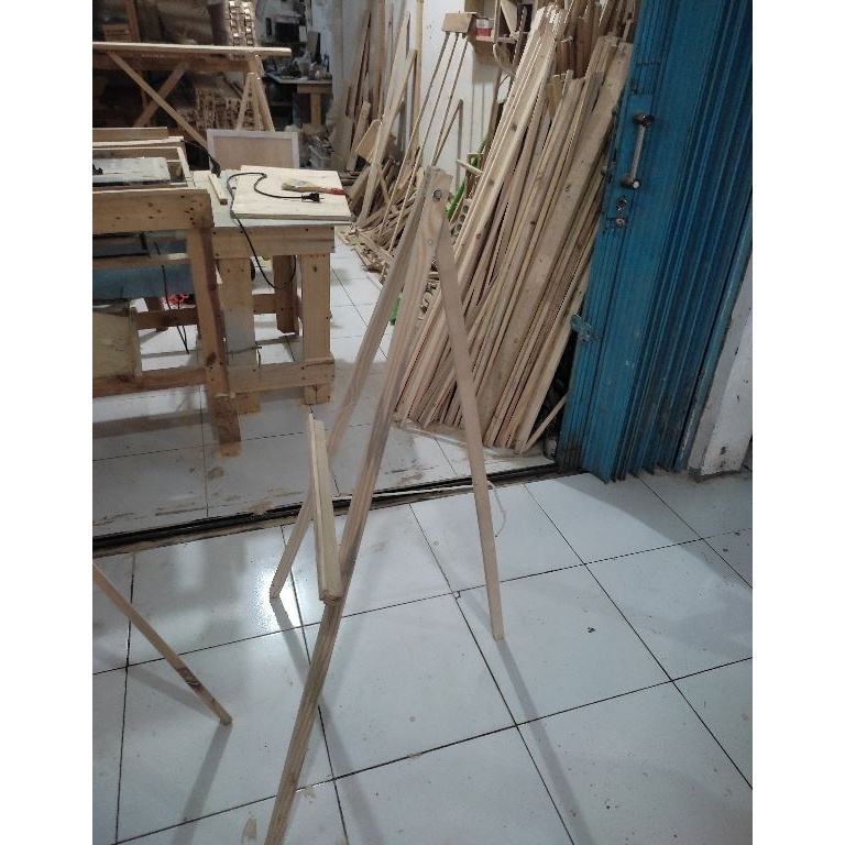 

KODE V5X EASEL 9 Standing frame foto prewedding