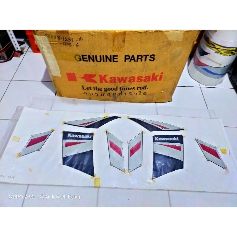 striping zx130 grey 40143-0928