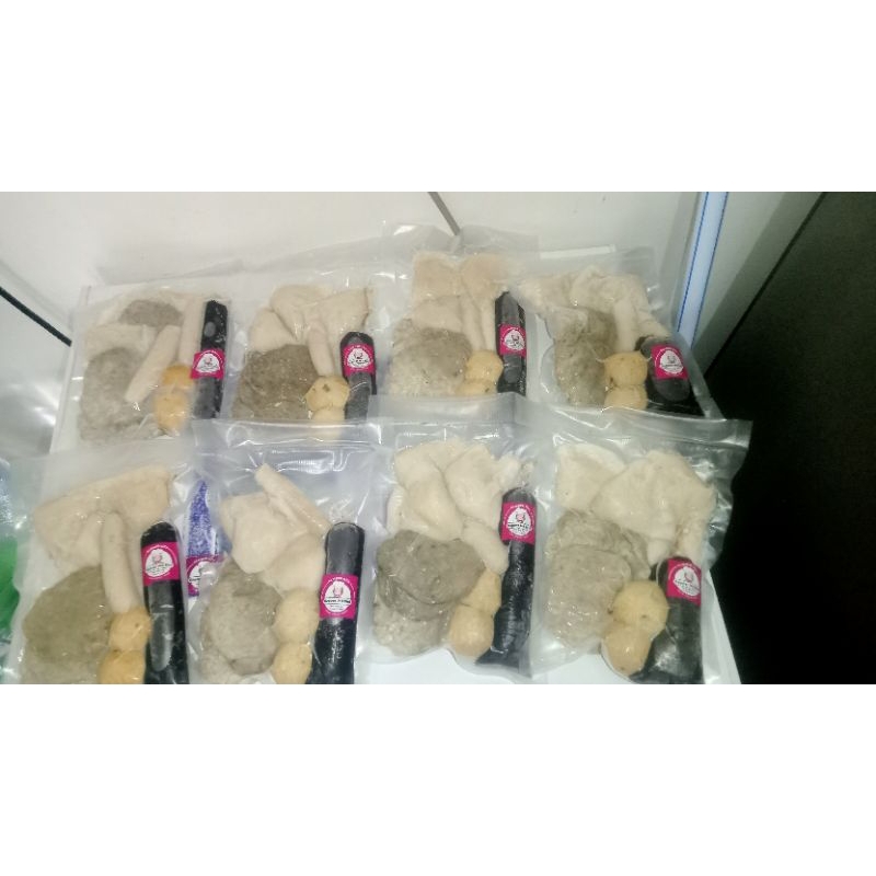 

pempek ikan tenggiri mix 10 pcs Pempek
