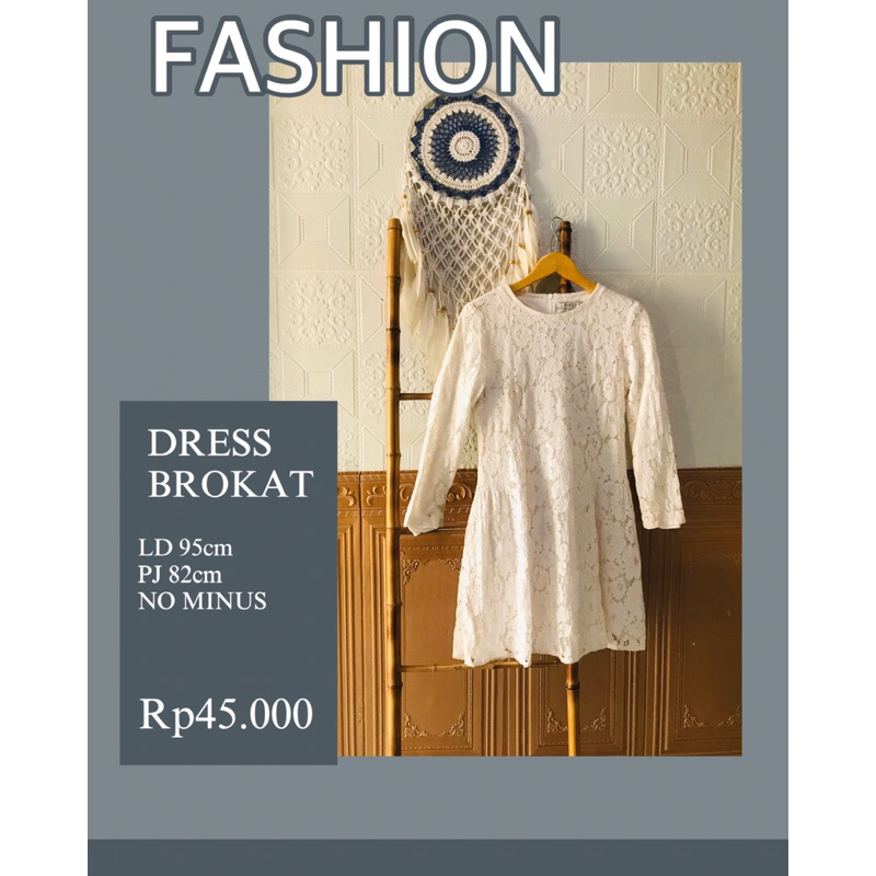 Mini Dress Wanita Lengan Panjang Bahan Brokat Warna Putih