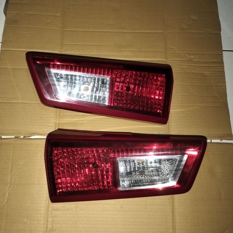 Lampu Stoplamp Belakang Innova Reborn