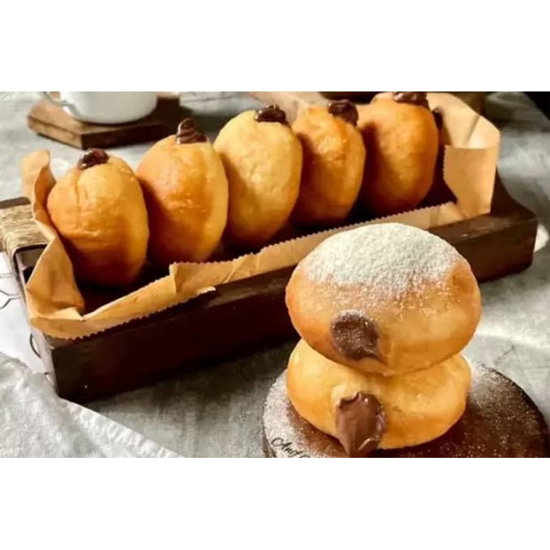 

HELLO DONAT BOMBOLONI ISI COKLAT, PESAN HARI INI DIKIRIM BESOK, HARGA PER PCS MINIMAL ORDER 6 PCS ( 1 BOX )