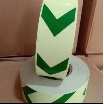 

Sticker Glow In The Dark Tape Panah-Sticker Fosfor Glow In The Dark 5cm x 5 Meter