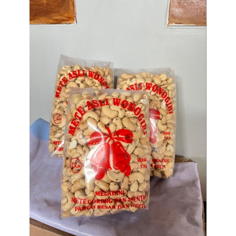 

KACANG MENTE WONOGIRI MENTAH 100% BAHAN PILIHAN TANPA CAMPURAN PENGAWET