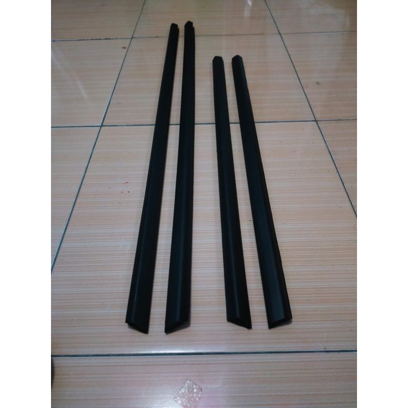 pelipit kaca luar mobil honda jazz lama original