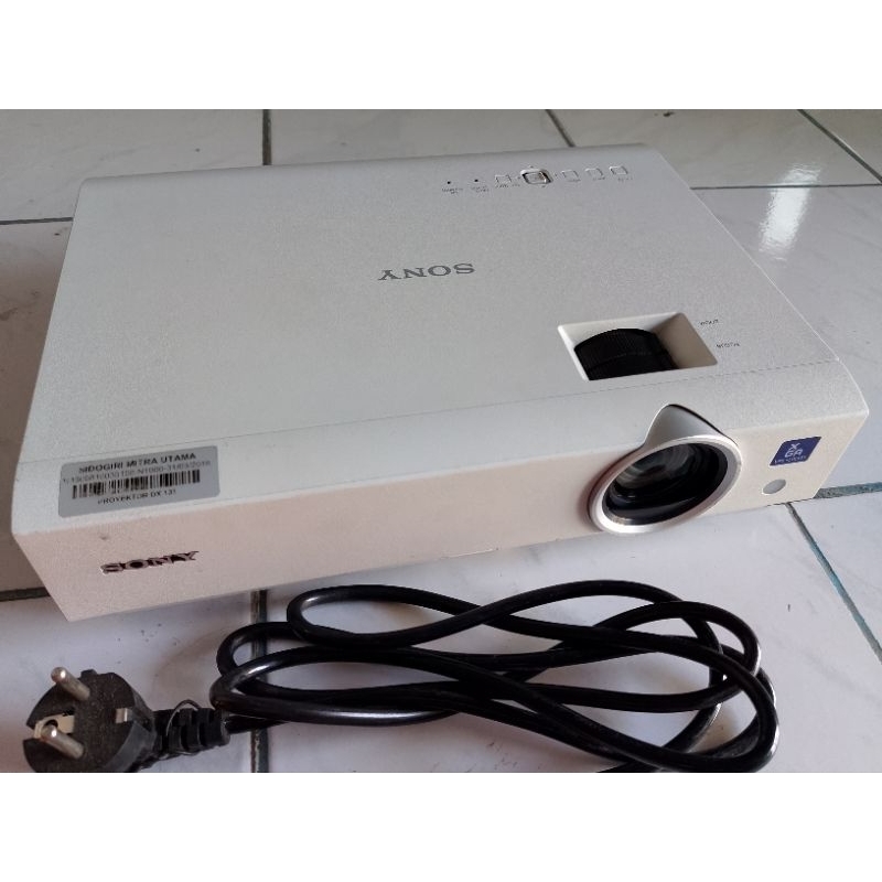 proyektor sony dx131 minus layar tampil kuning (barang masih segel) mesin normal