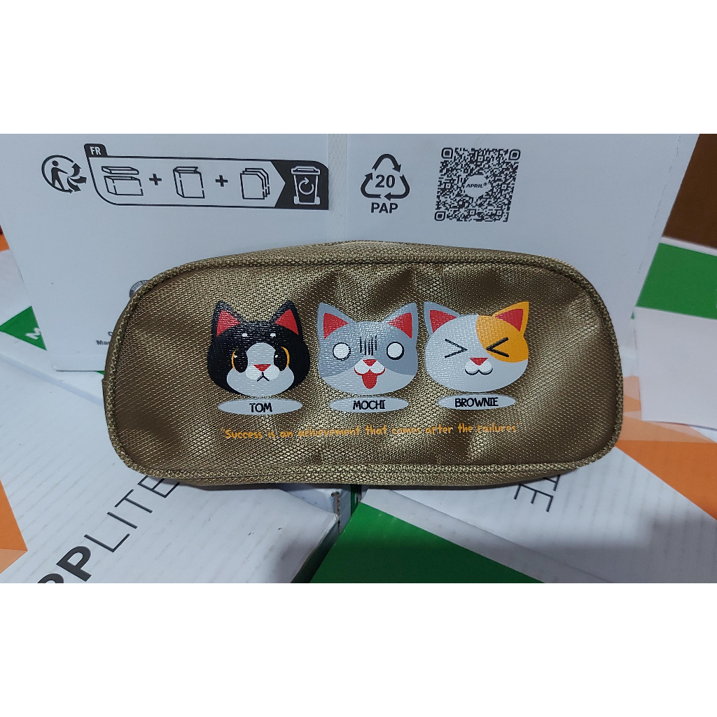 

kotak pensil resleting seri kucing 403