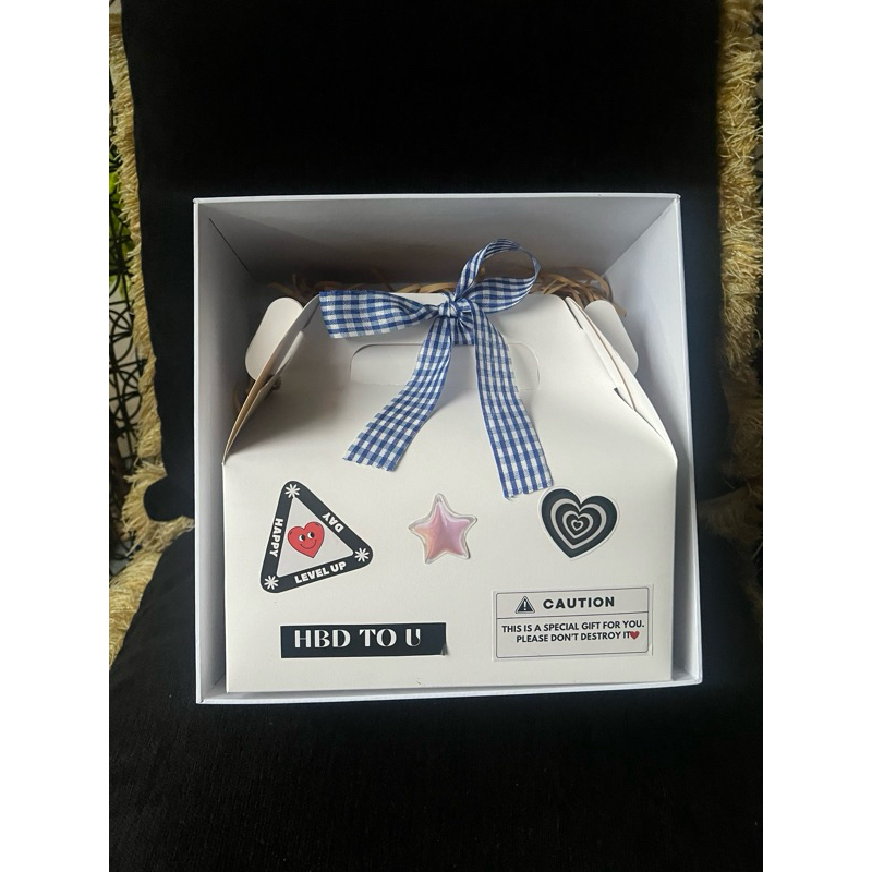 

[Ready Stock] [Sudah termasuk BOX+KartuUcapan+ Pita+ Gift Set] Hampers Set : DIY2