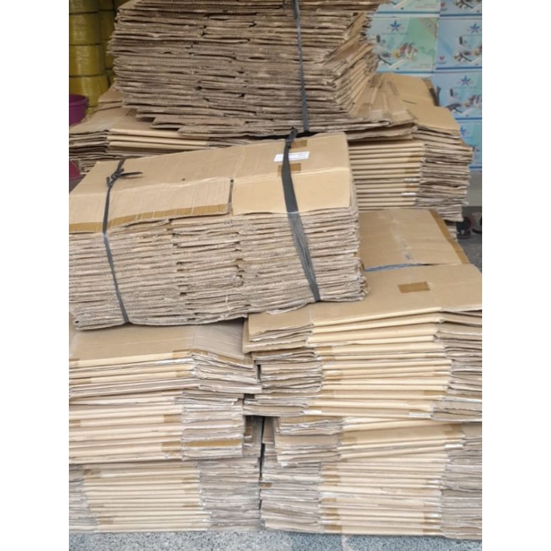 

Kardus Bekas Lakban/ Packing Olshop Dus Bekas Polos