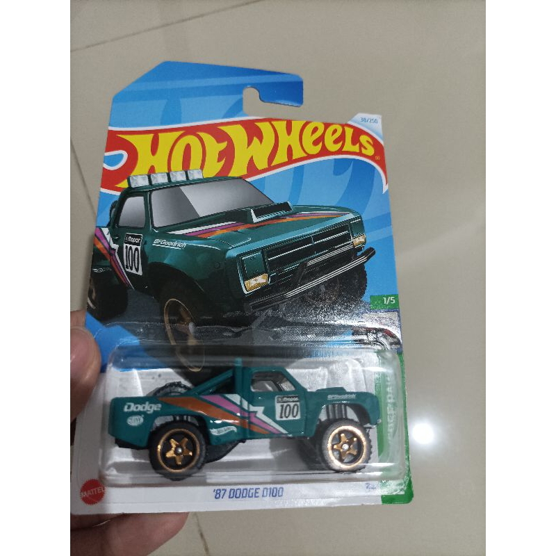 Hotwheels 87 Dodge D100