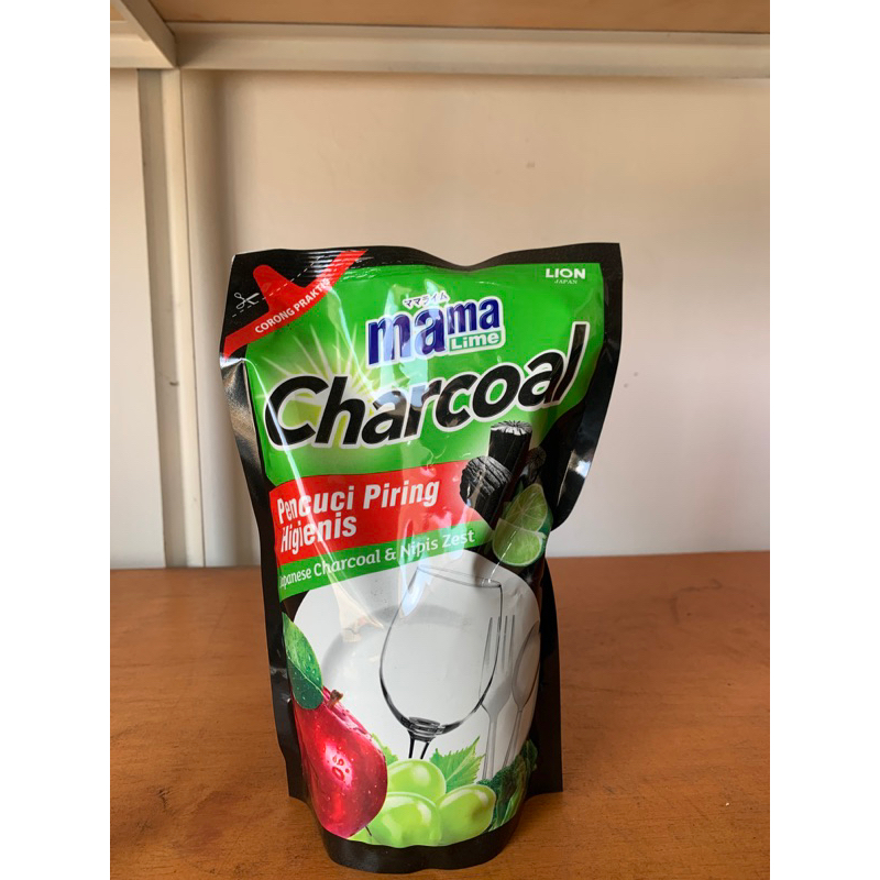 MAMA LEMON CHARCOAL 680 ml