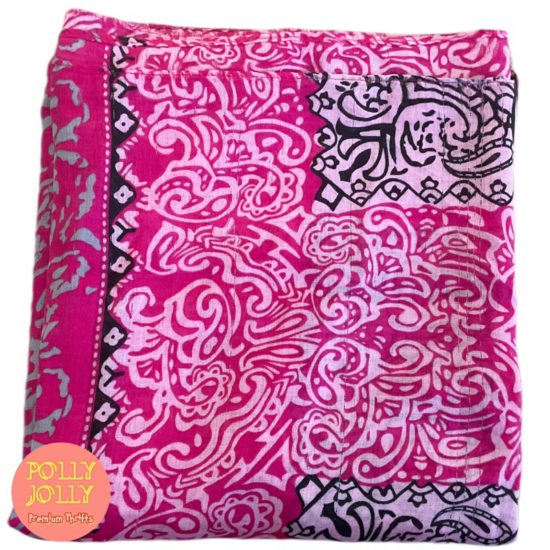 Hijab Segi Empat Motif Abstrak Warna Pink Fanta (Preloved)