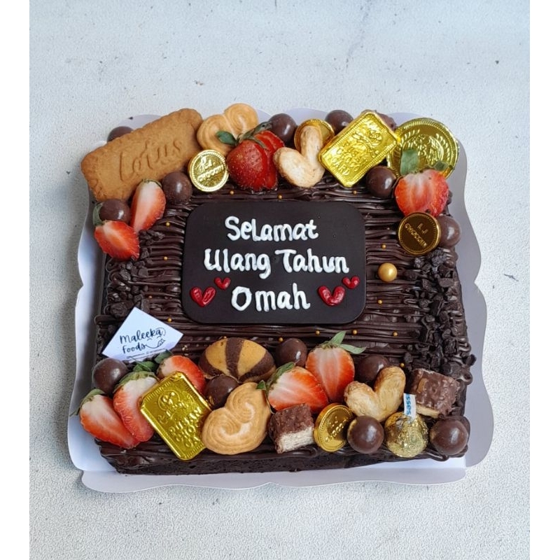 

Square Brownies Hias / Brownies Dekor / Brownies Ulang Tahun Karawang / Kue Ulang Tahun Karawang