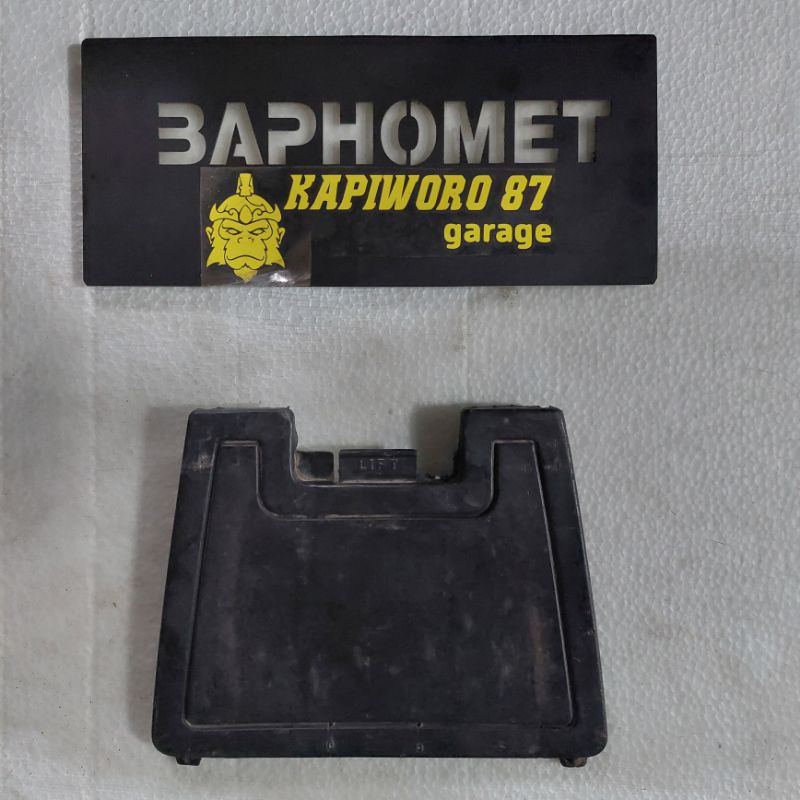 Tutup Bagasi Honda C 700 bekas