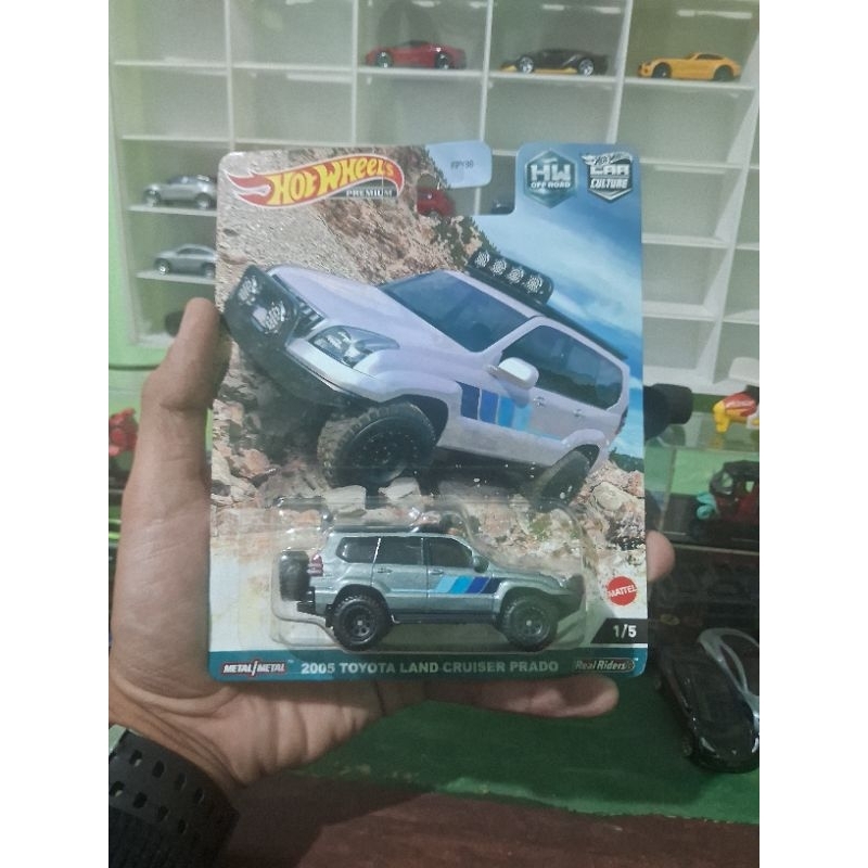 Hot Wheels Premium Toyota Land Cruiser Prado