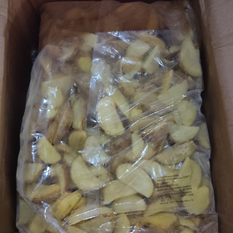 

potato kentang wedges aviko 2,5 kg/2500 gram