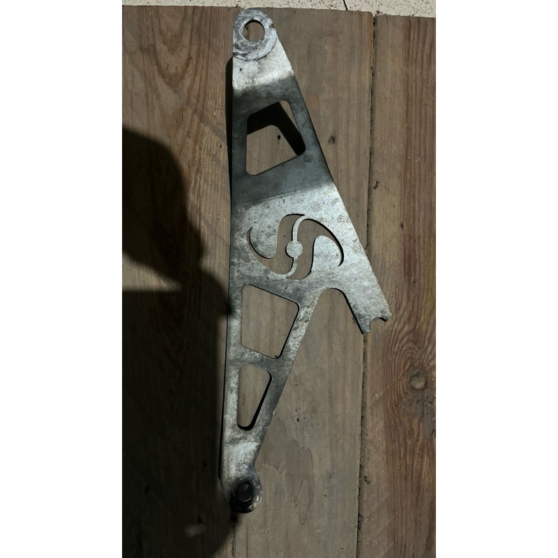 Bracket knalpot shijiro vespa matic