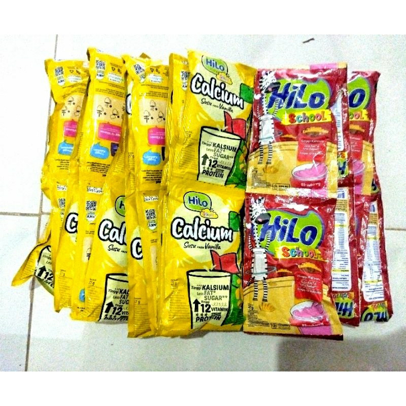 

HiLo School Vanilla - Strawberry Chocolate Vanilla Renceng 10 Sachet - Cokelat - Vanila