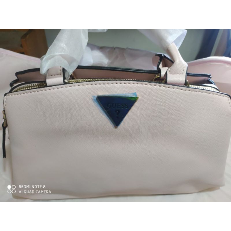 tas merk "Guess" warna pink