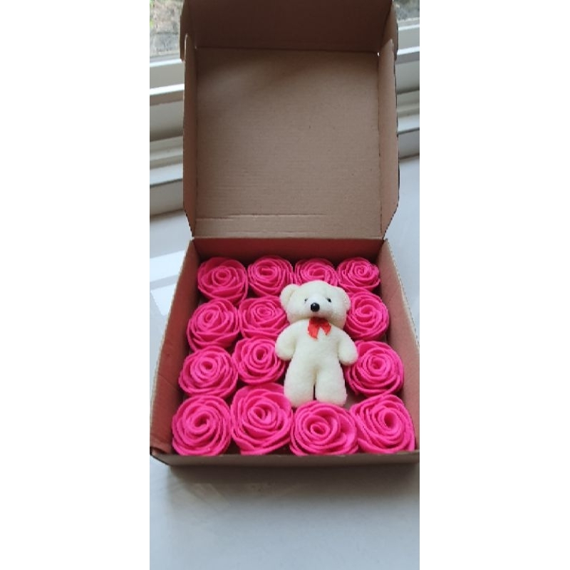 

Kado box bunga boneka buat hadiah hampers #hadiah#hampers#boneka#boxhampers