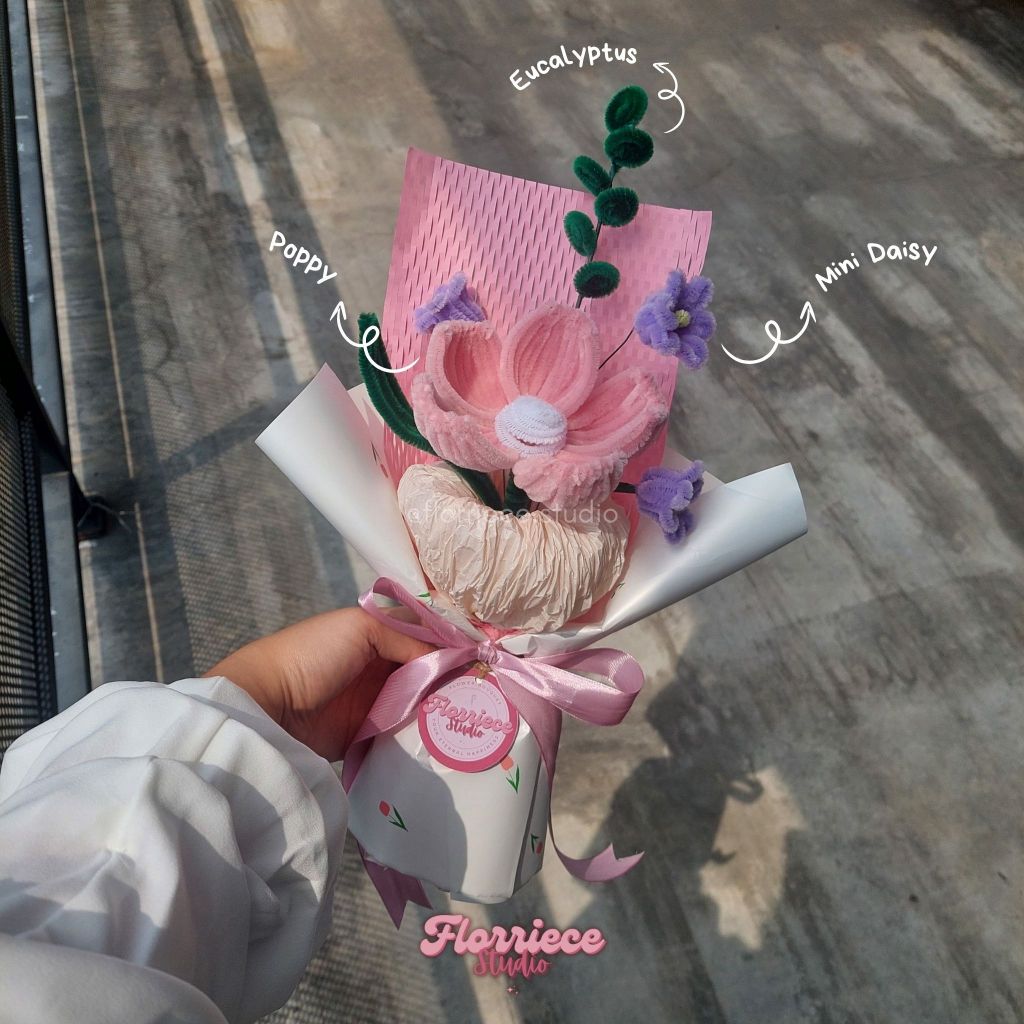 Poppy Puff Bouquet By Florriece Studio | Buket Kawat Bulu | Buket Tangerang | Buket Wisuda | Hadiah 
