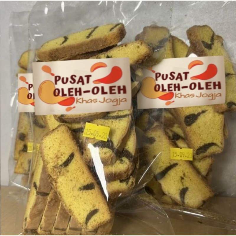 

KUE BOLU KERING 1KG, RENYAH DAN NIKMAT