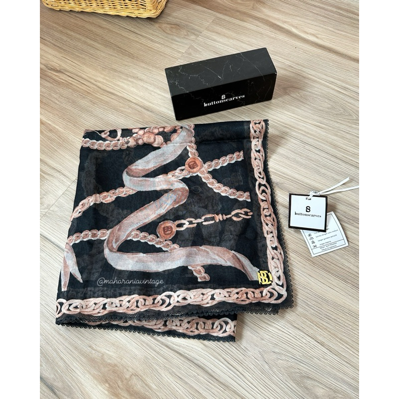 Buttonscarves The Chain Series Black Preloved