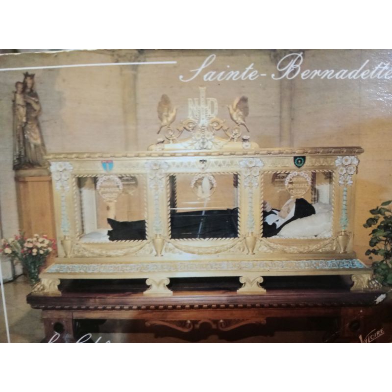 

Post Card perancis Sainte Bernadette UN USED