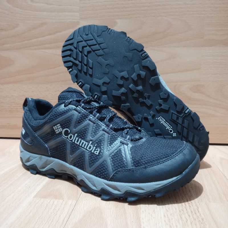 SEPATU HIKING COLUMBIA OUTDRY TECHLITE