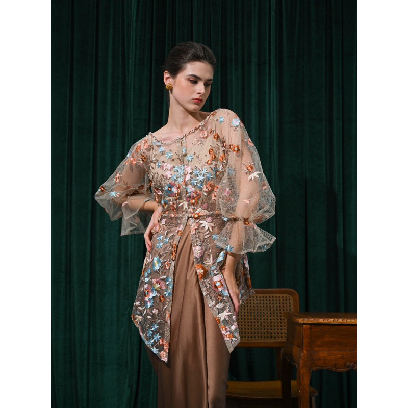READY FOR RENT (SEWA KEBAYA) JALEELA SURINALA FULL SET (KEBAYA KONDANGAN / MODERN / LAMARAN / WISUDA