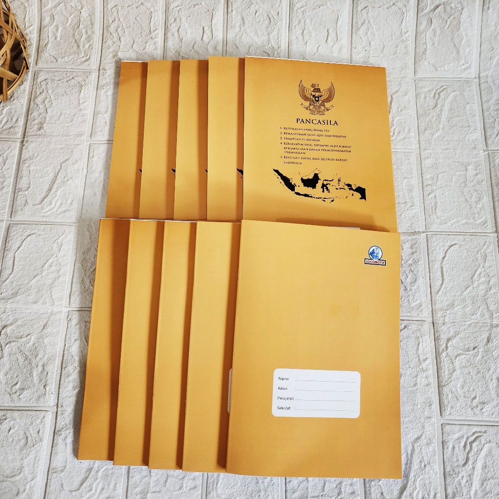 

DEOS--BUKU TULIS BOXY CAMPUS LOCOMOTIF SINTARO 50 LEMBAR 1PACK ISI 10 PCS UKURAN BESAR