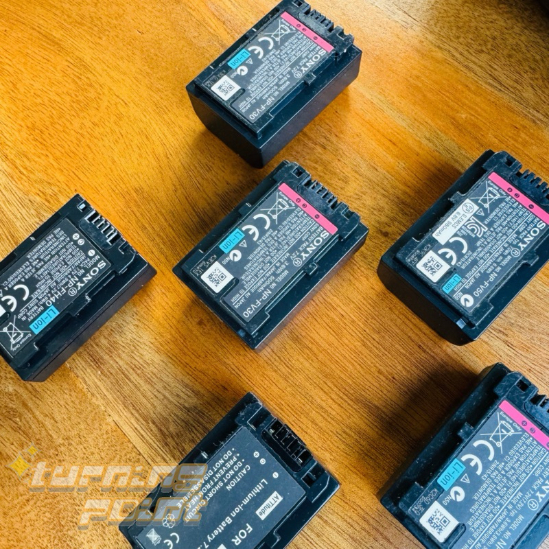 Baterai Handycam Sony Camrecorder Battery Second Normal Original Bawaan NP-FV30 NP-FV50 NP-FH40