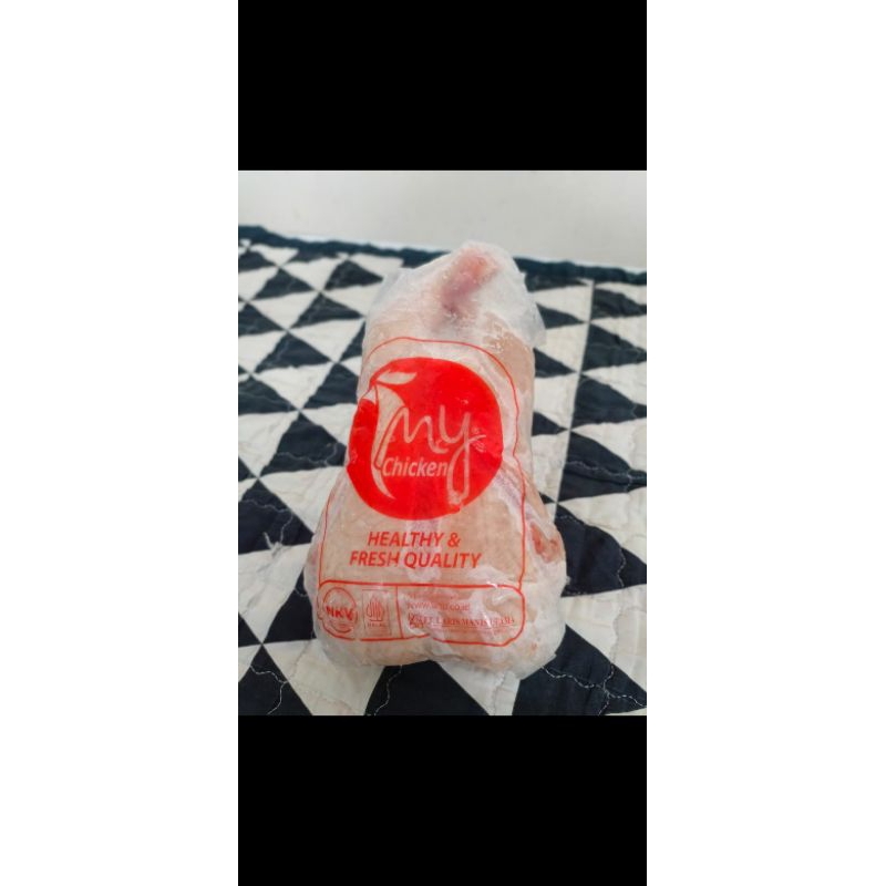 

Ayam utuh frozen ukuran sekitar 1,3kg up / Ayam broiler frozen